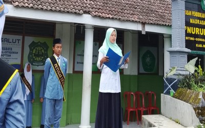 Upacara Bendera Hari Senin Berlangsung Dengan Khidmat, Tekanan Disiplin dan Tanggung Jawab.